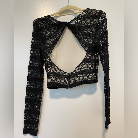 Alice + Olivia lace cropped top size 6 - Picture 7 of 11